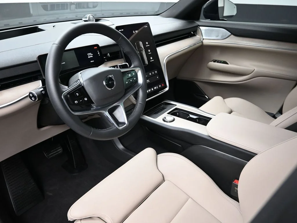 2025 Volvo EX90 Ultra - Photo 9