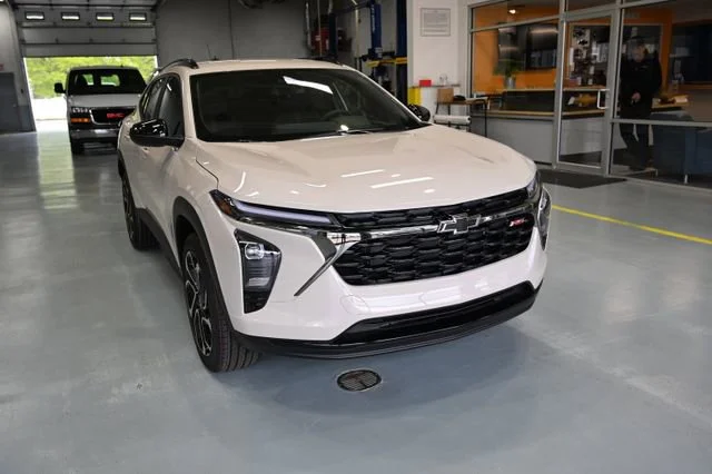 2026 Chevrolet Trax RS - Photo 3