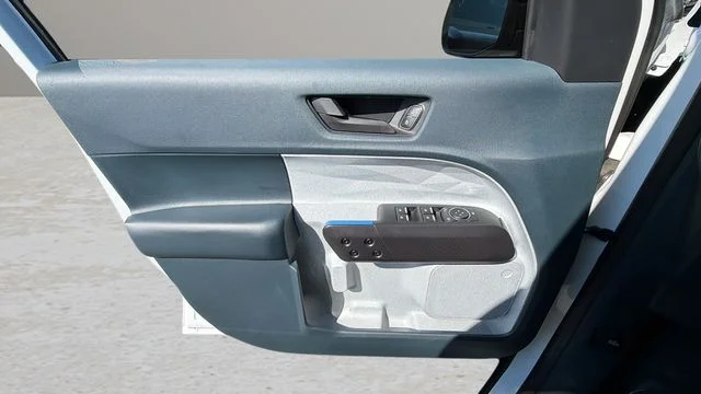 Used 2025 White Ford XLT image 18