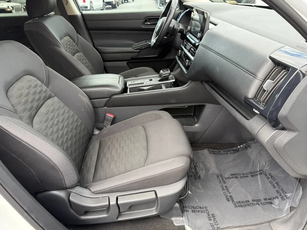 Used 2025 White Nissan SV image 16