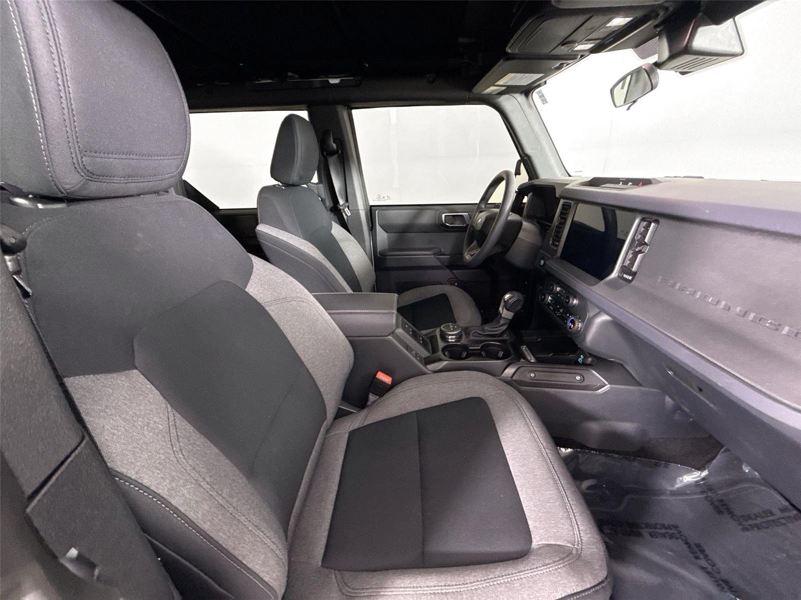 Used 2025 Oxford White Ford Base image 36