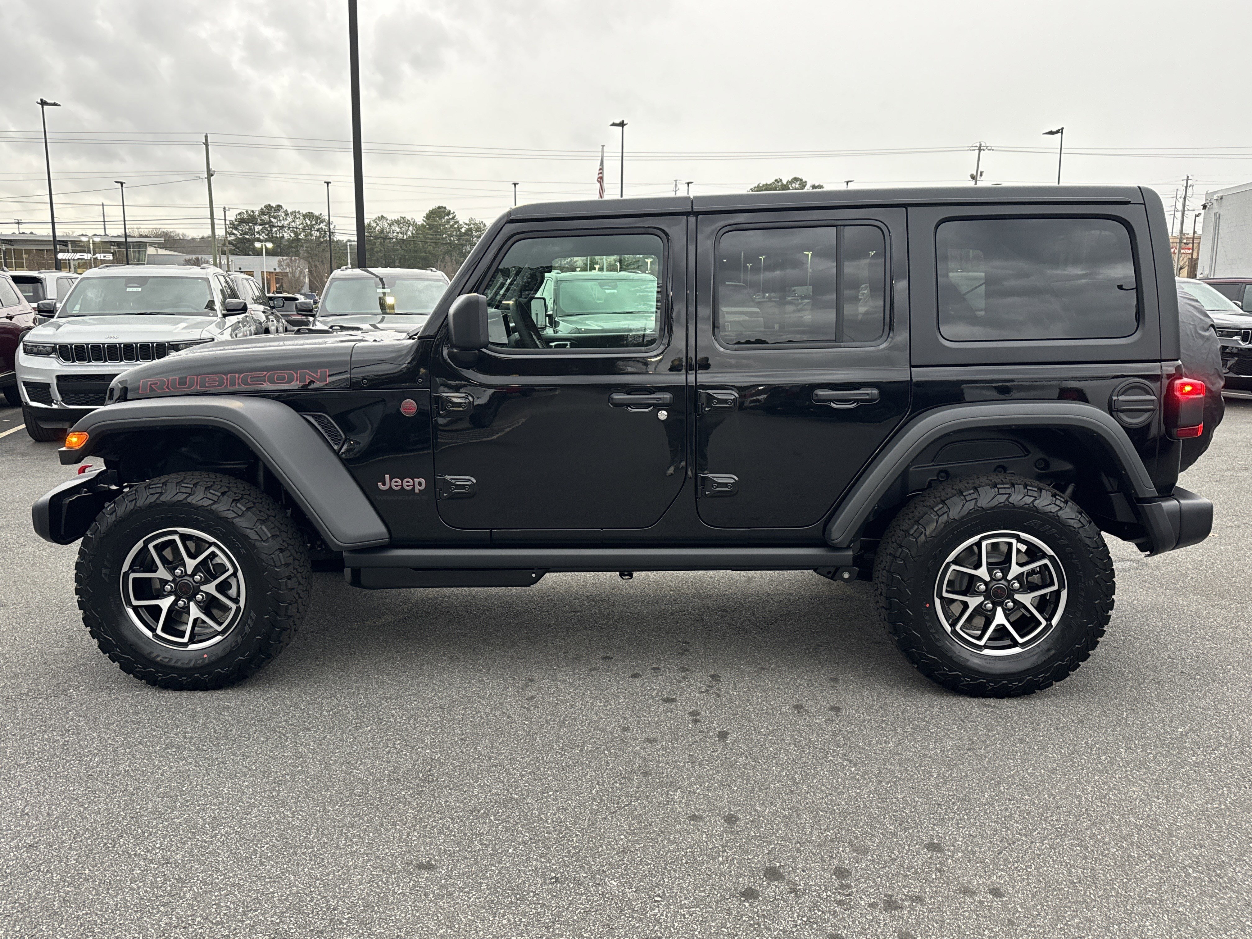 New 2026 Black Clear-Coat Exterior Paint Jeep Rubicon image 7