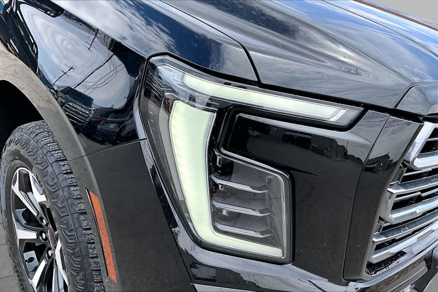 Used 2025 Onyx Black GMC AT4 image 28