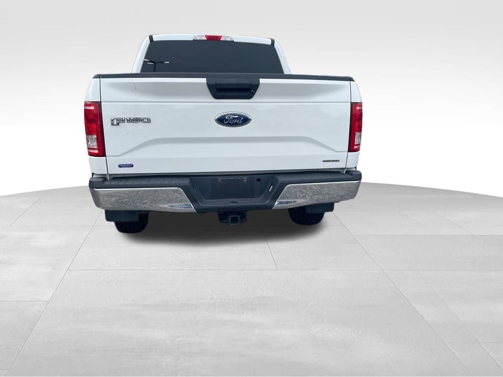 2015 Ford F-150 XLT photo 4