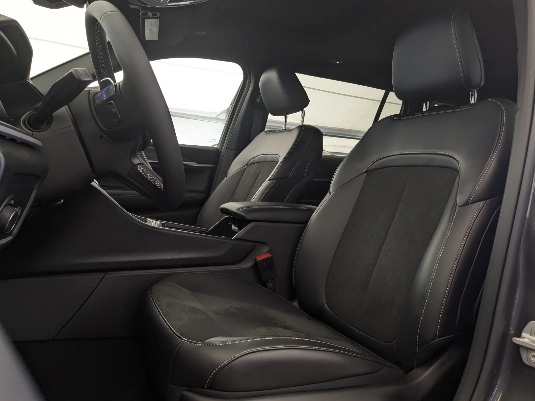 New 2026 Grey Jeep Altitude - - 4x4 - 20 Gloss Black Wheels - Remote Start - Capri Leatherette & More! image 15