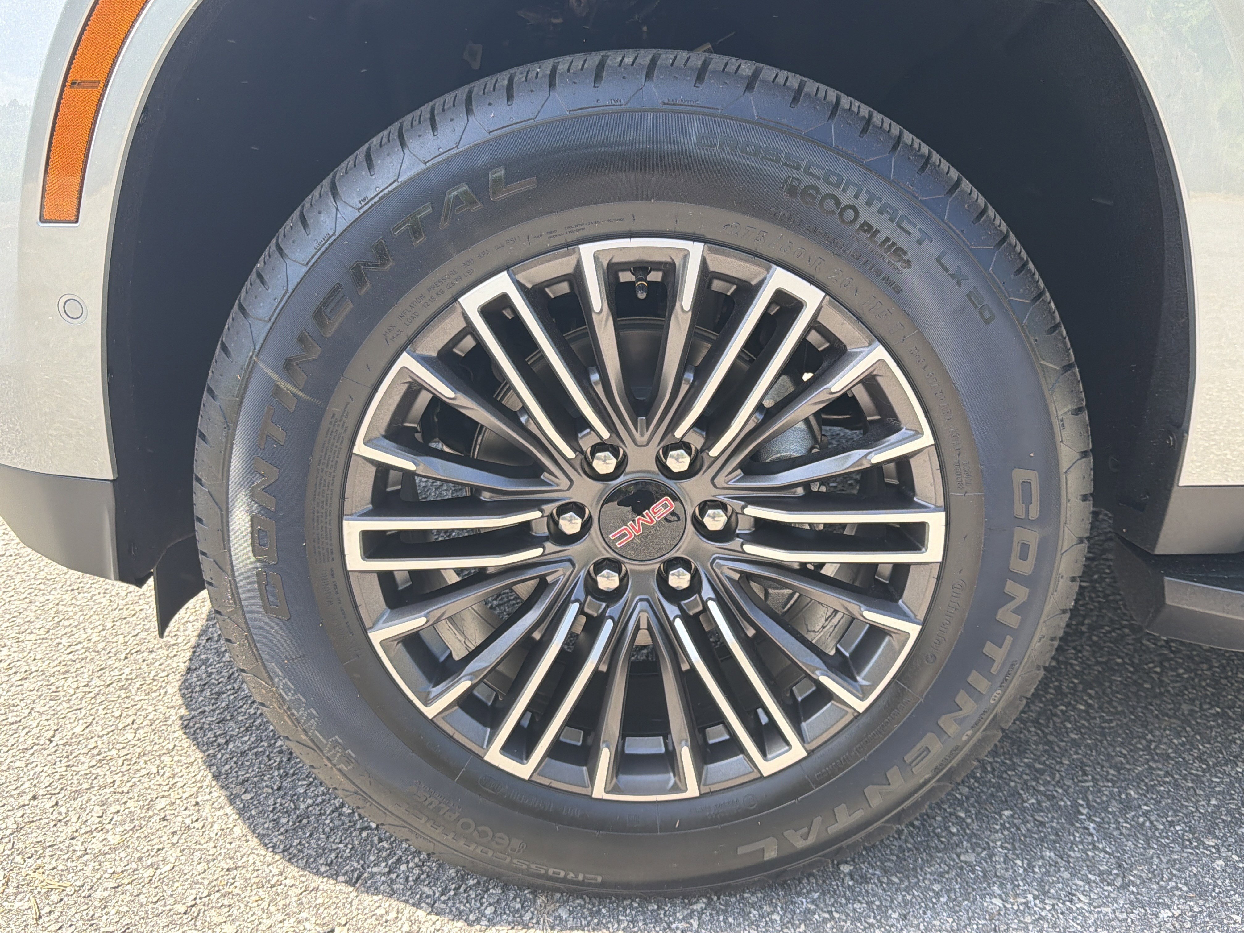 New 2026 Sterling Metallic GMC Elevation image 13