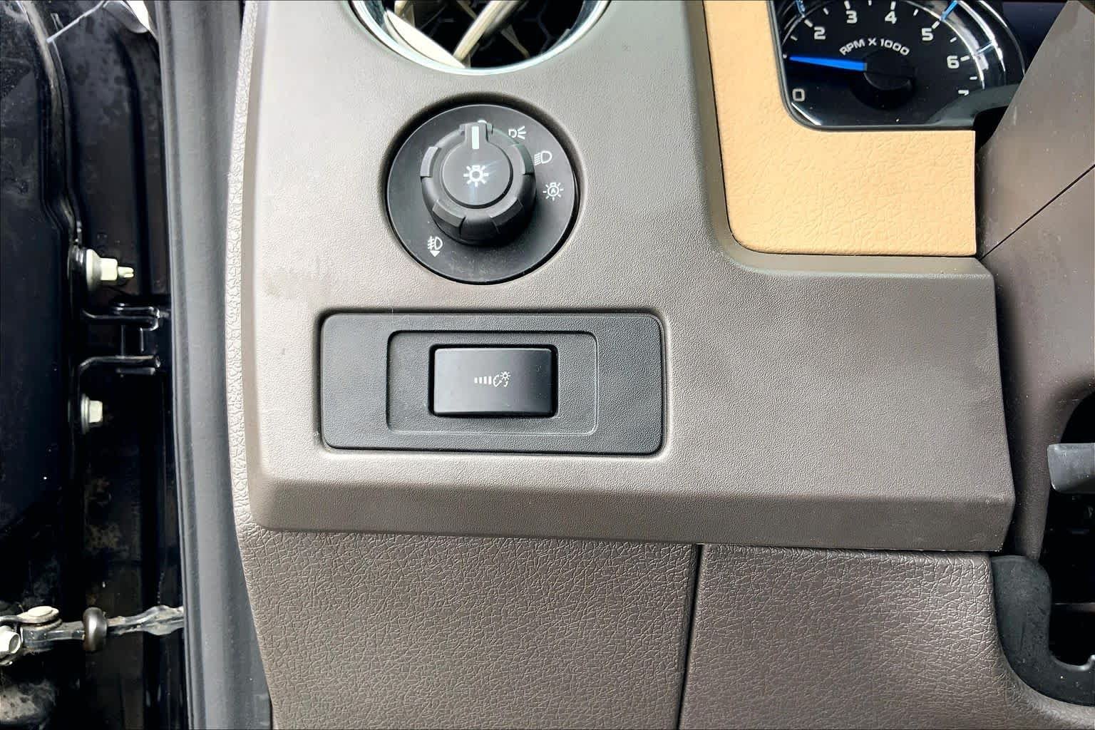 Used 2013 Tuxedo Black Metallic Ford XLT image 32