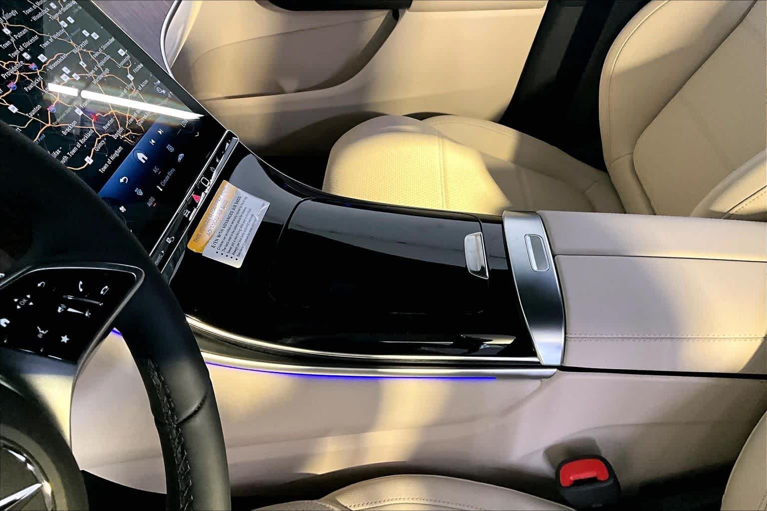 New 2026 Graphite Grey Metallic Mercedes-Benz GLC 300 image 10