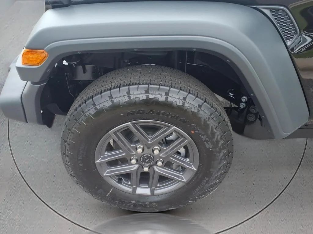 New 2026 Black Clearcoat Jeep Sport RHD image 4