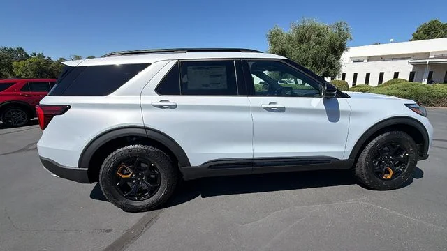 New 2026 Space White Metallic Ford Tremor® image 3