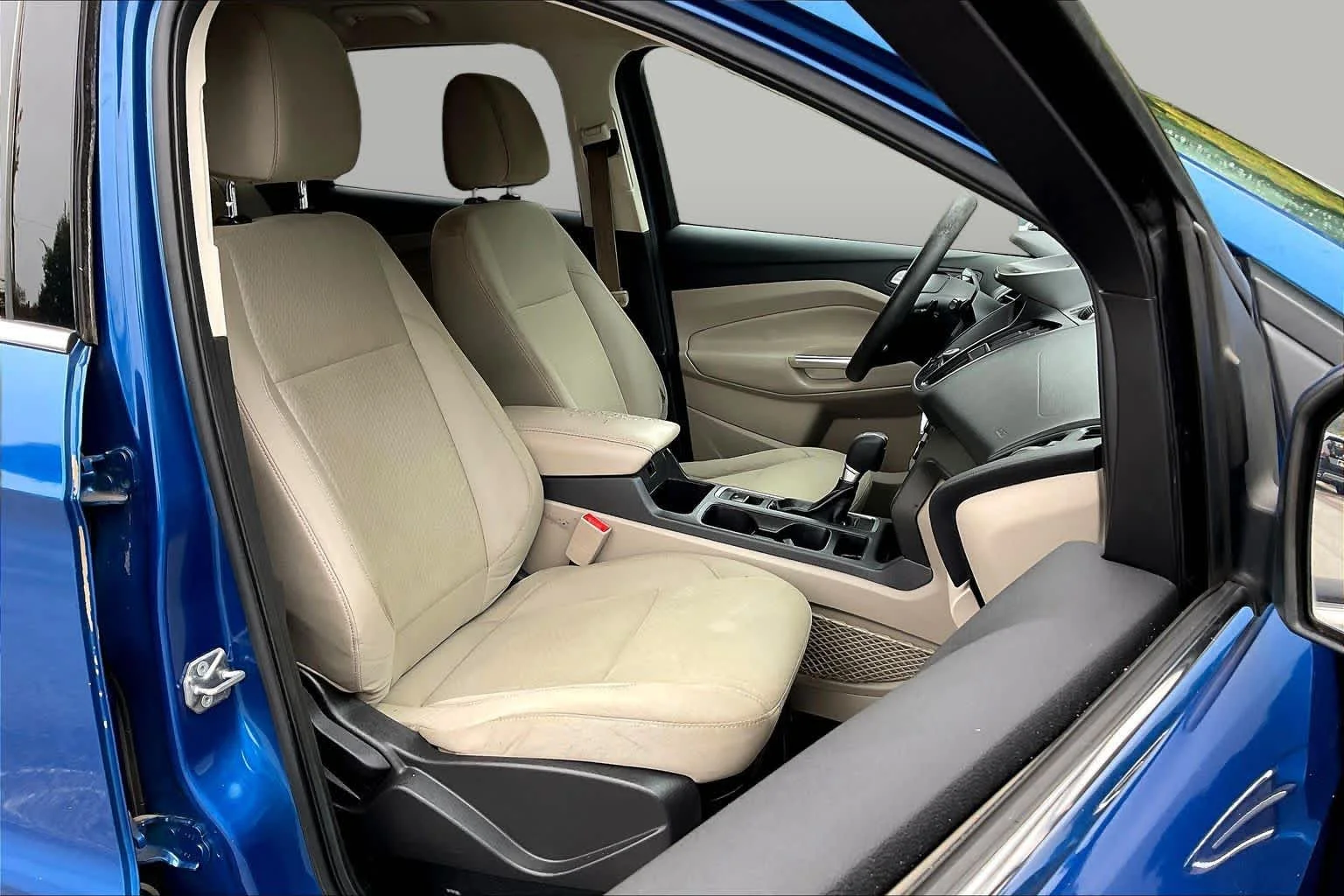 Used 2017 Lightning Blue Metallic Ford SE image 9