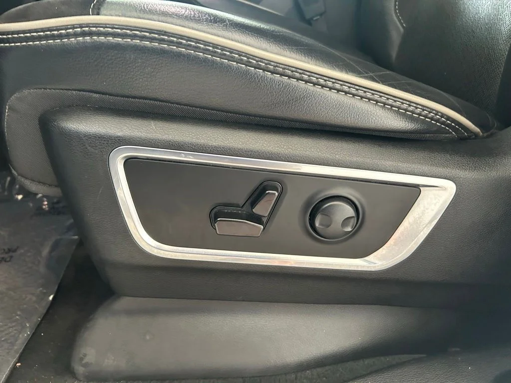 Used 2024 White Ram Laramie image 42