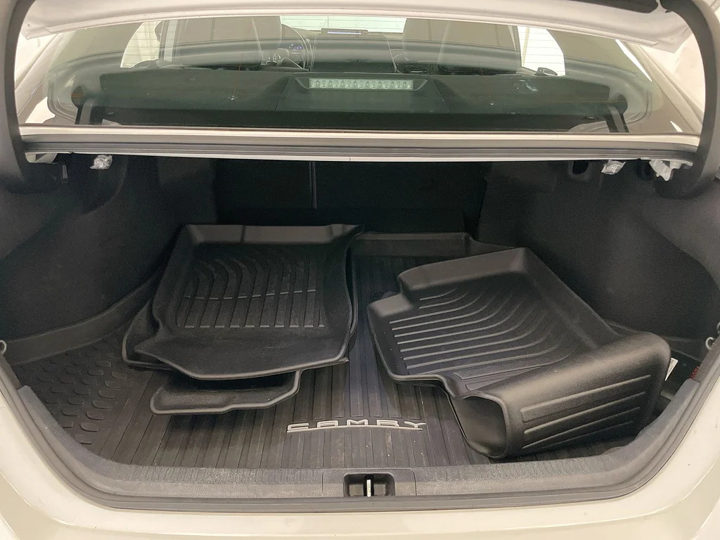 Used 2022  Toyota XSE image 26