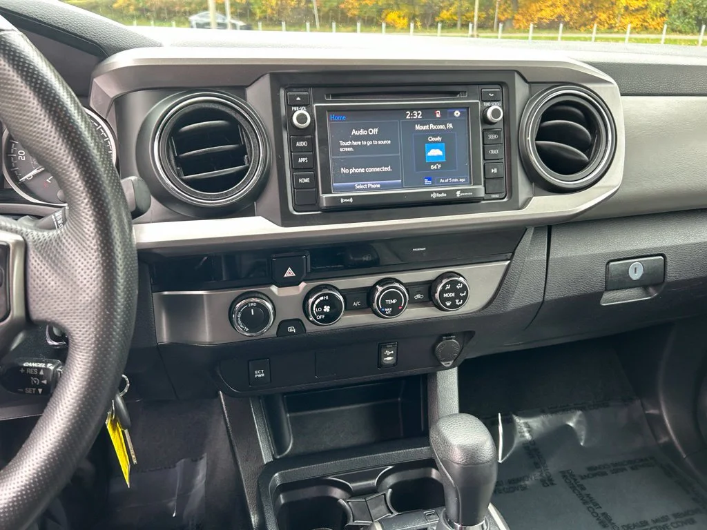 Used 2017 Silver Toyota SR5 image 17