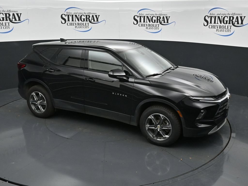 Used 2025 Black Chevrolet 2LT image 18
