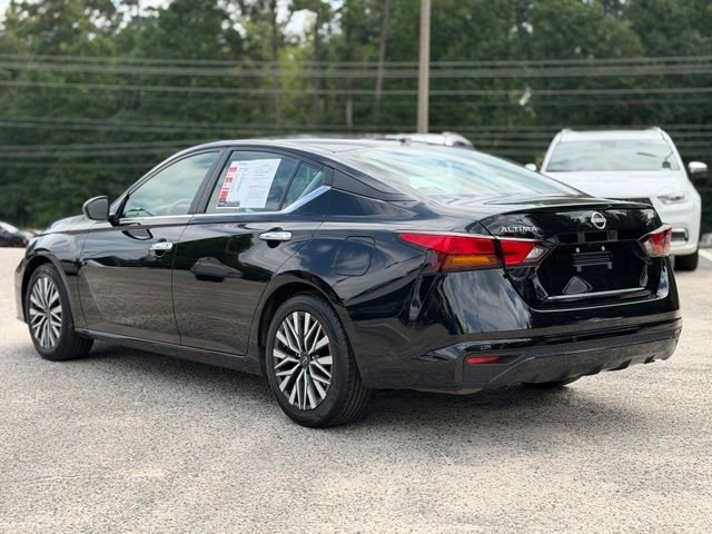 Used 2025 Black Nissan 2.5 SV image 5