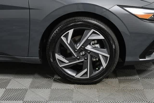 2025 Hyundai Elantra Limited - Photo 69