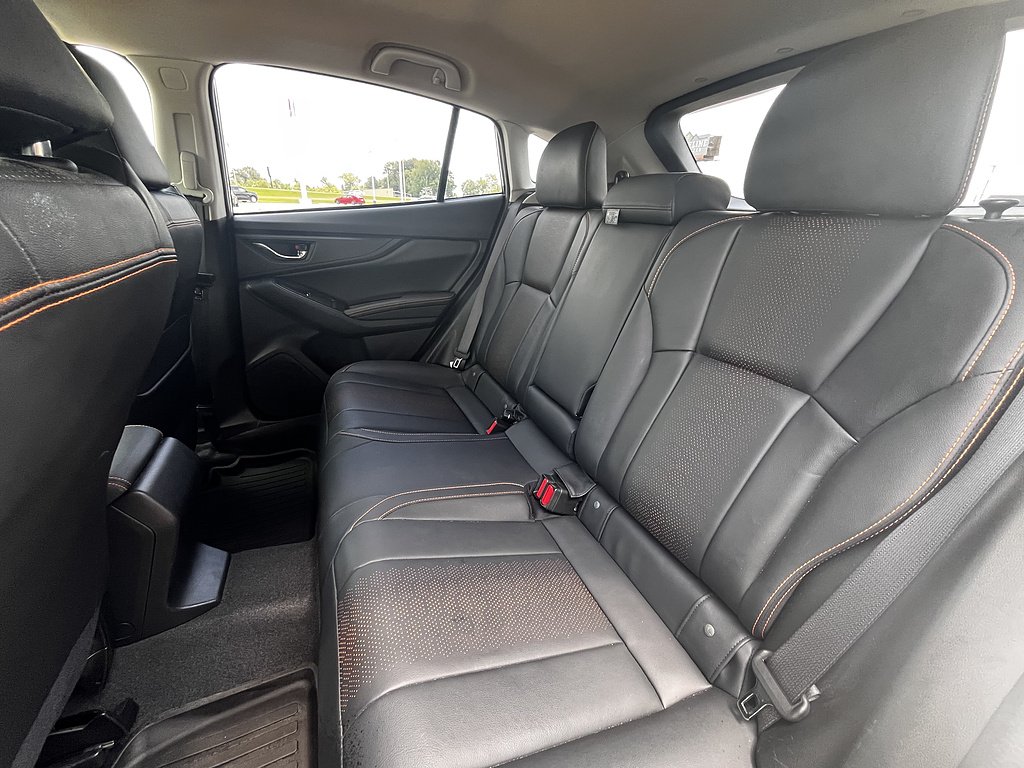 Used 2021 Ice Silver Metallic Subaru Limited image 10