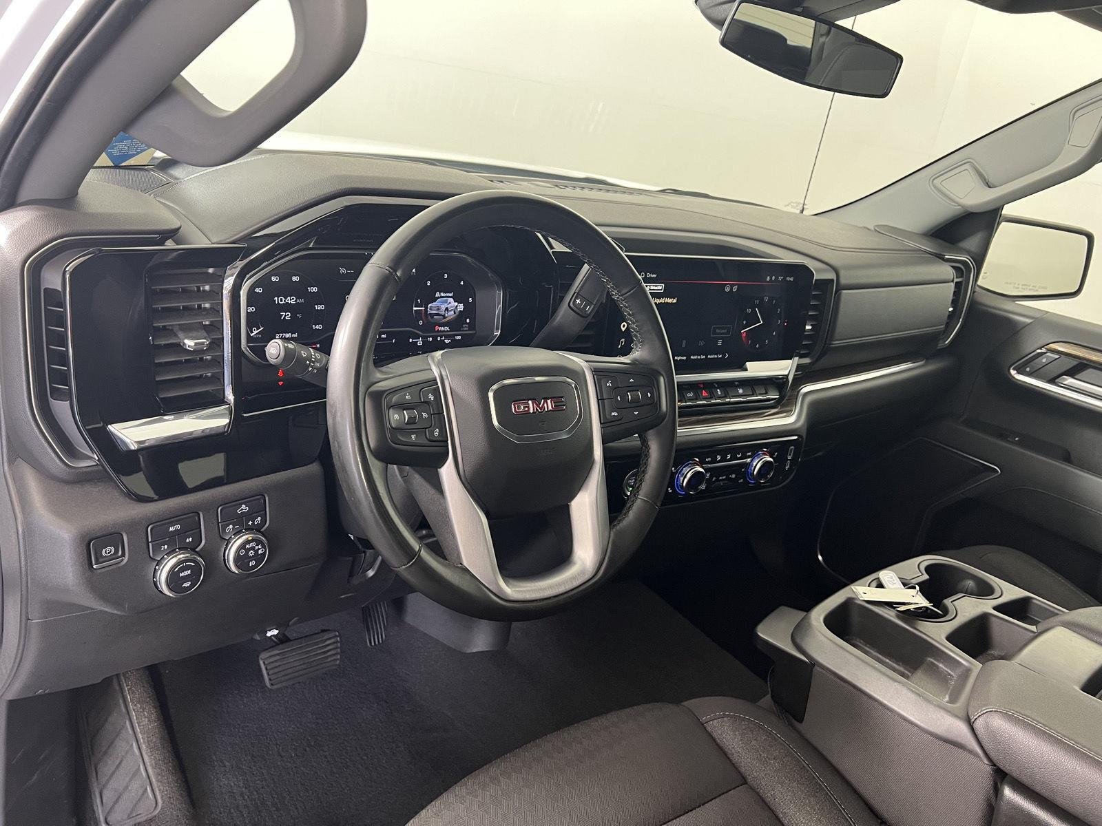 Used 2023 Summit White GMC Elevation image 10