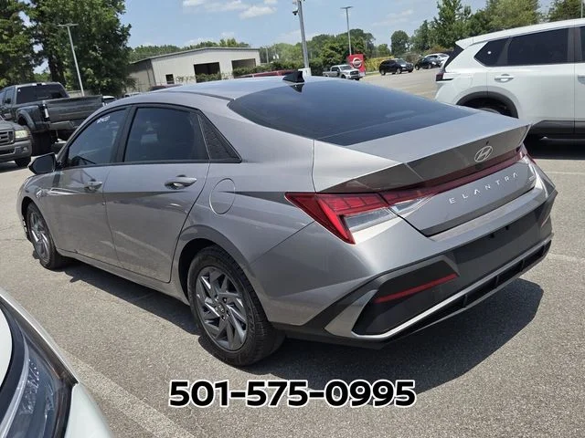 Used 2024 Silver Hyundai Blue image 2