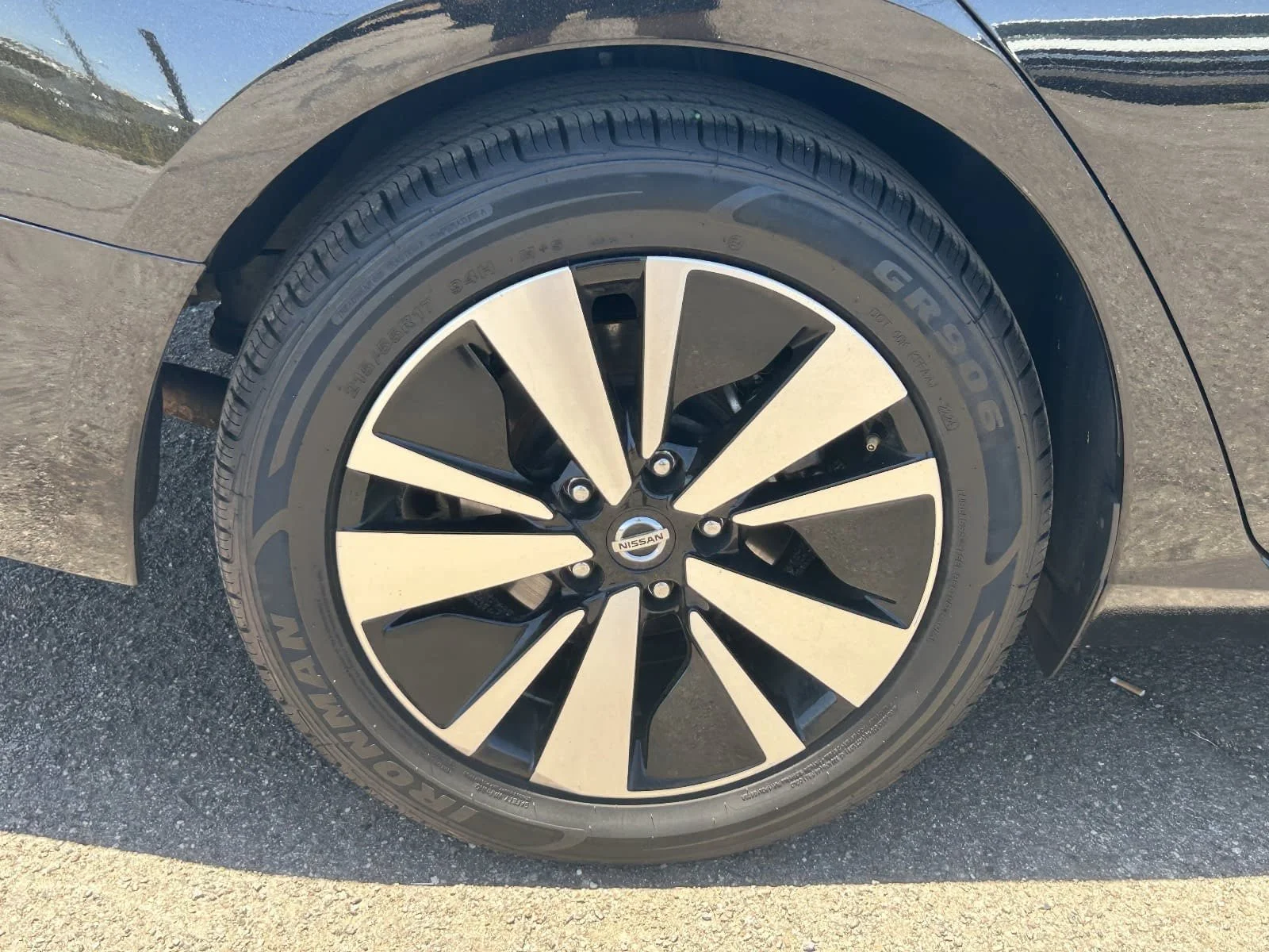 2022 Nissan Altima SV - Photo 14
