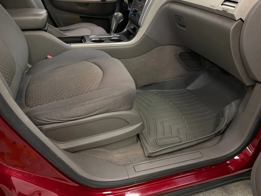 Used 2011 Red Jewel Tintcoat Chevrolet LT w/1LT image 32