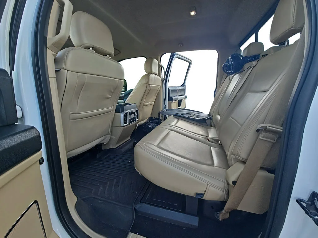 Used 2019 White Platinum Me Ford XL image 3