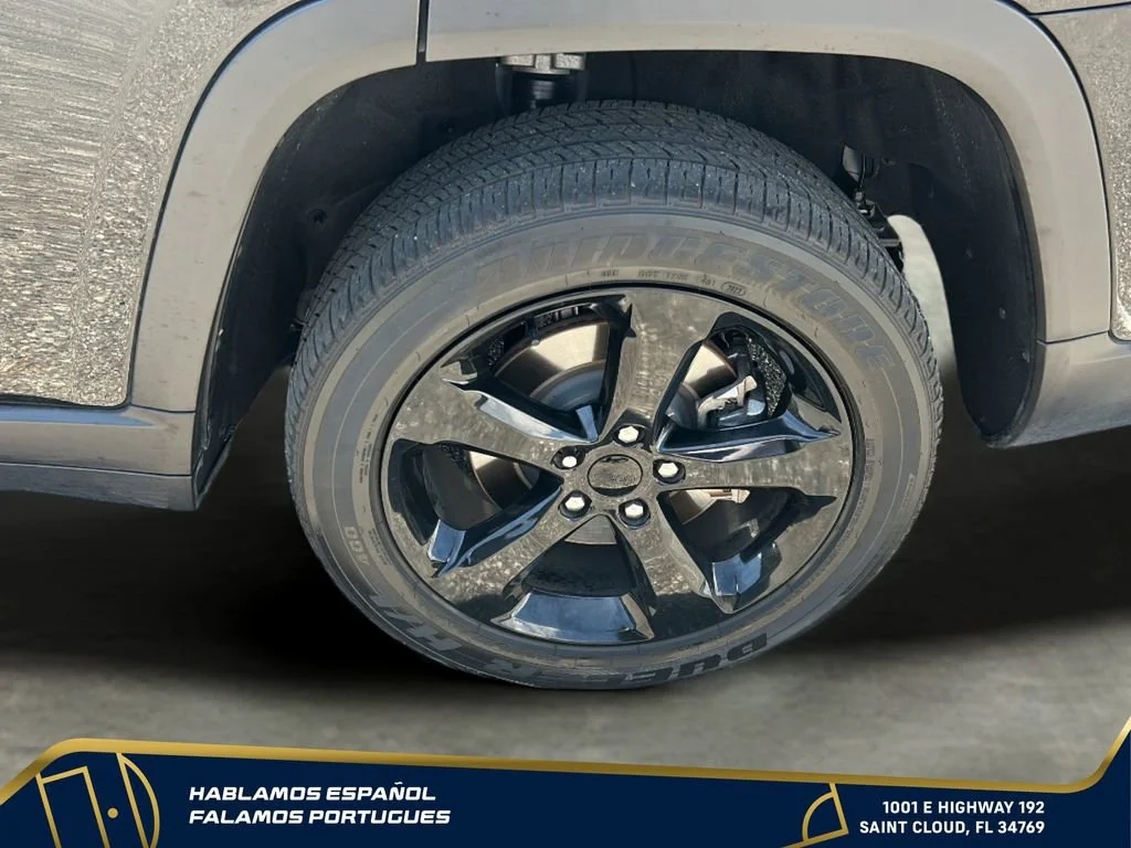 Used 2024 Black Jeep Altitude X 4x4 image 34