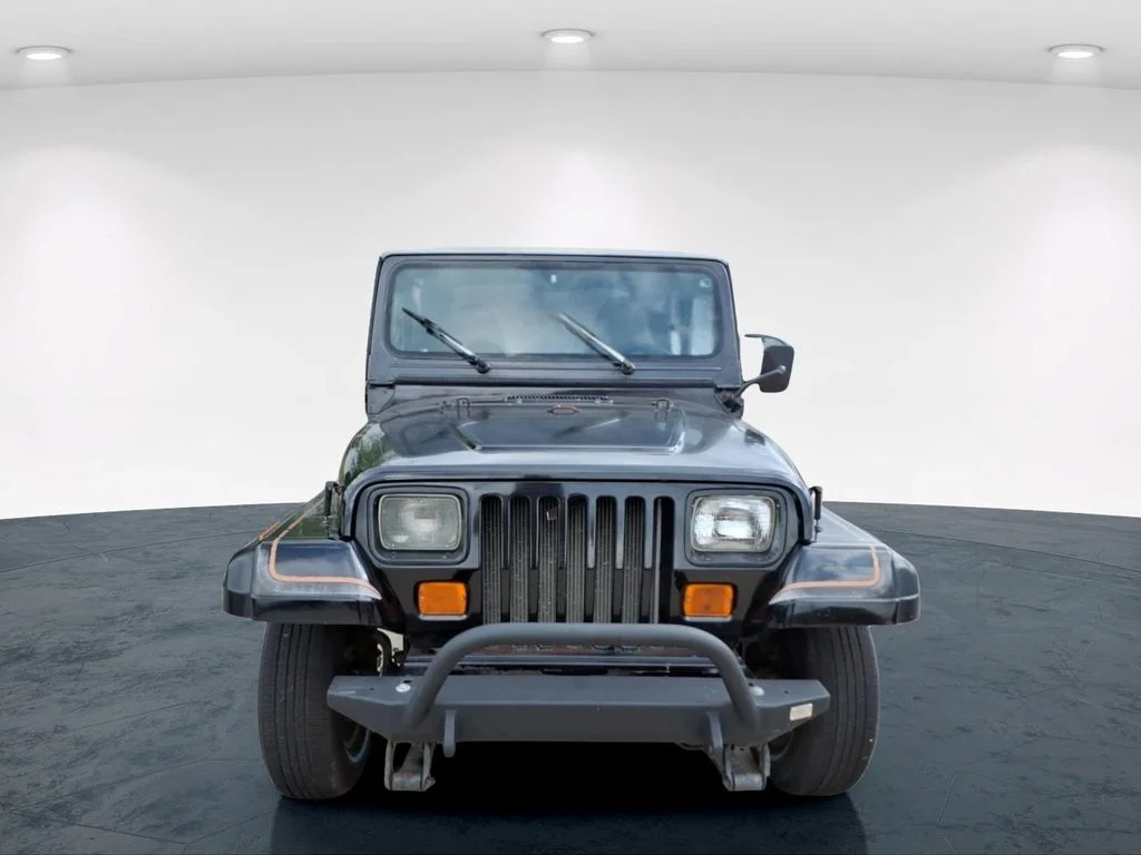 Used 1990 Black Jeep Base image 3