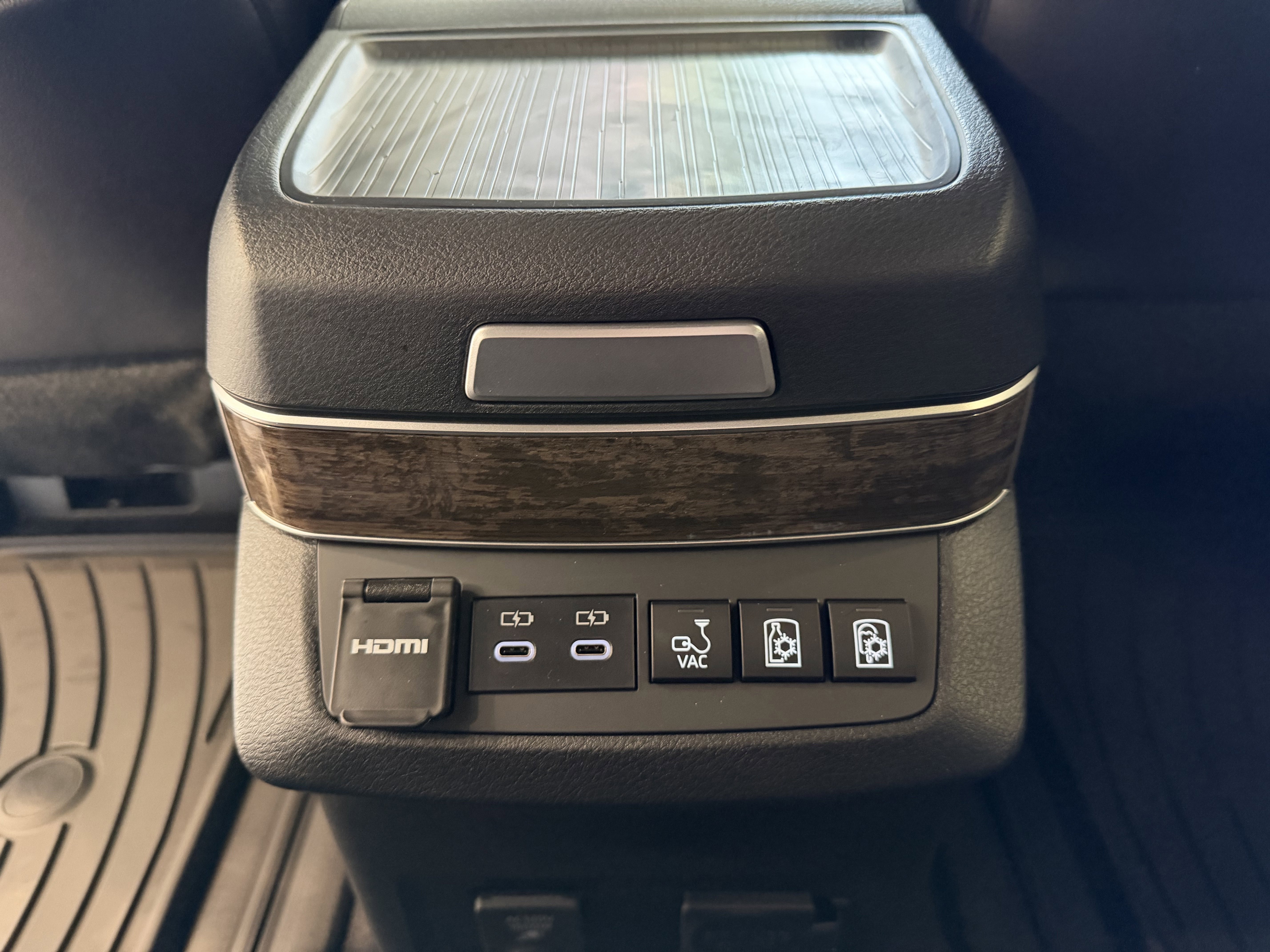 2026 Toyota Sienna Platinum - Photo 57