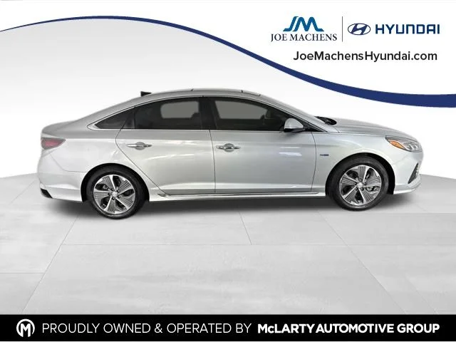 Used 2019 Silver Hyundai Limited image 4