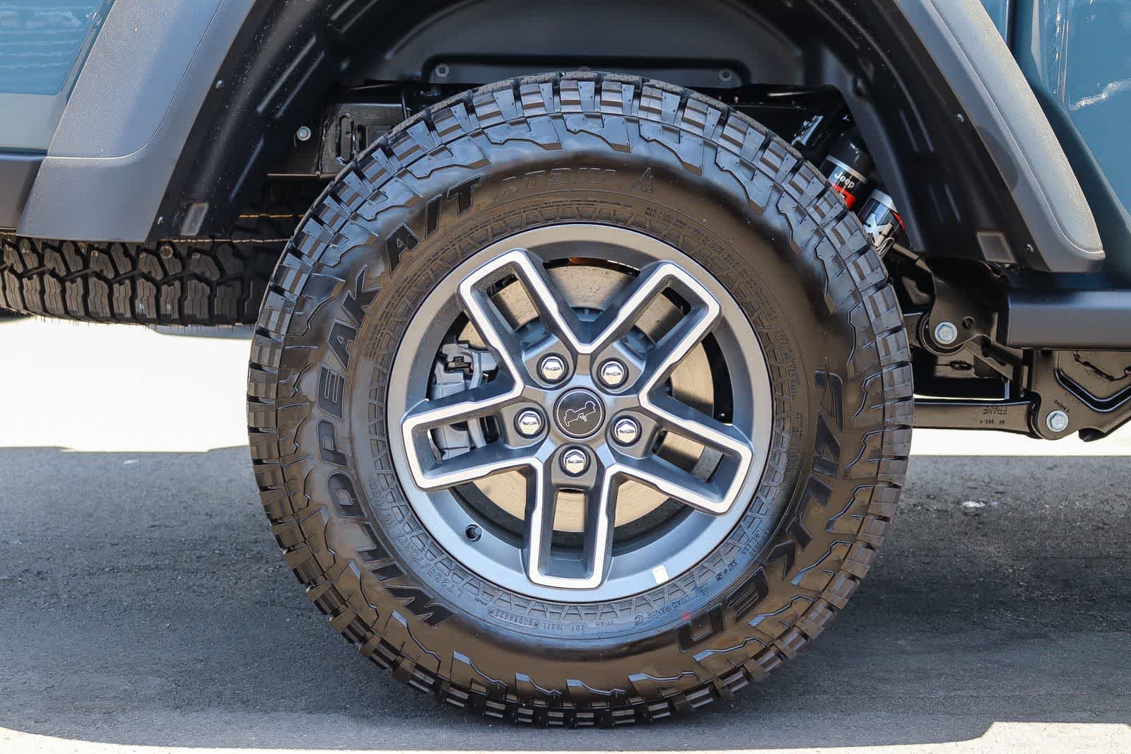 New 2026 Anvil Clear-Coat Exterior Paint Jeep Mojave image 11