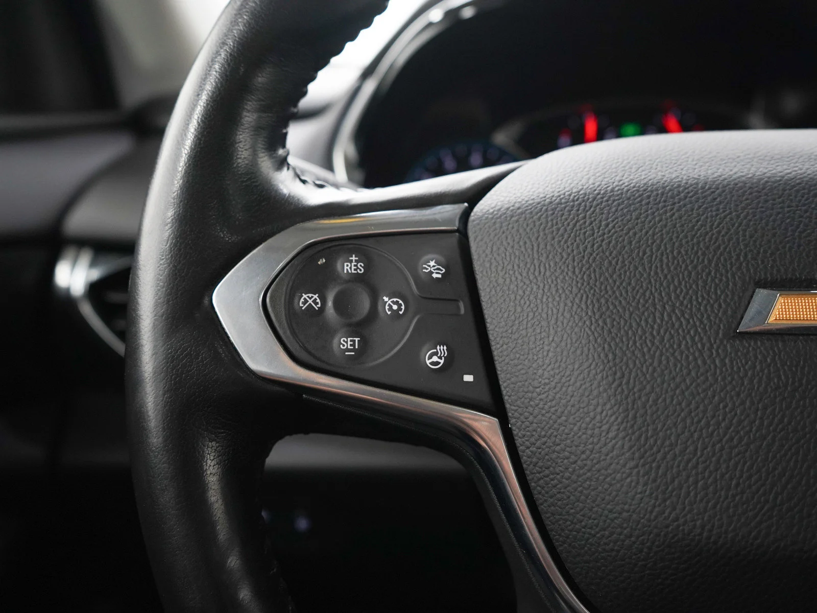 Used 2020 Silver Ice Metallic Chevrolet High Country image 28