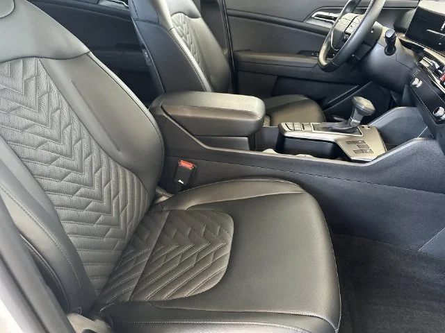 Used 2026 White Kia X-Line image 35