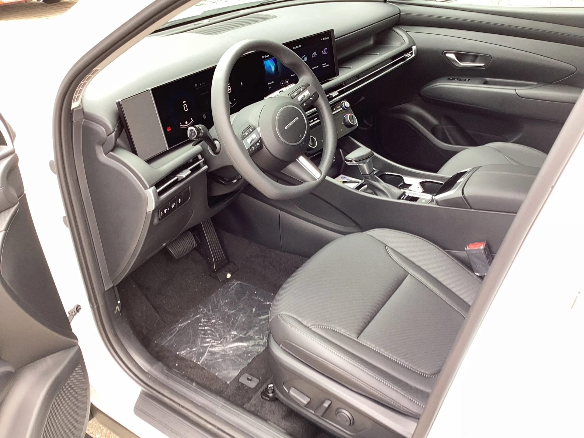 New 2026 Serenity White Pearl Hyundai SEL Plus image 10