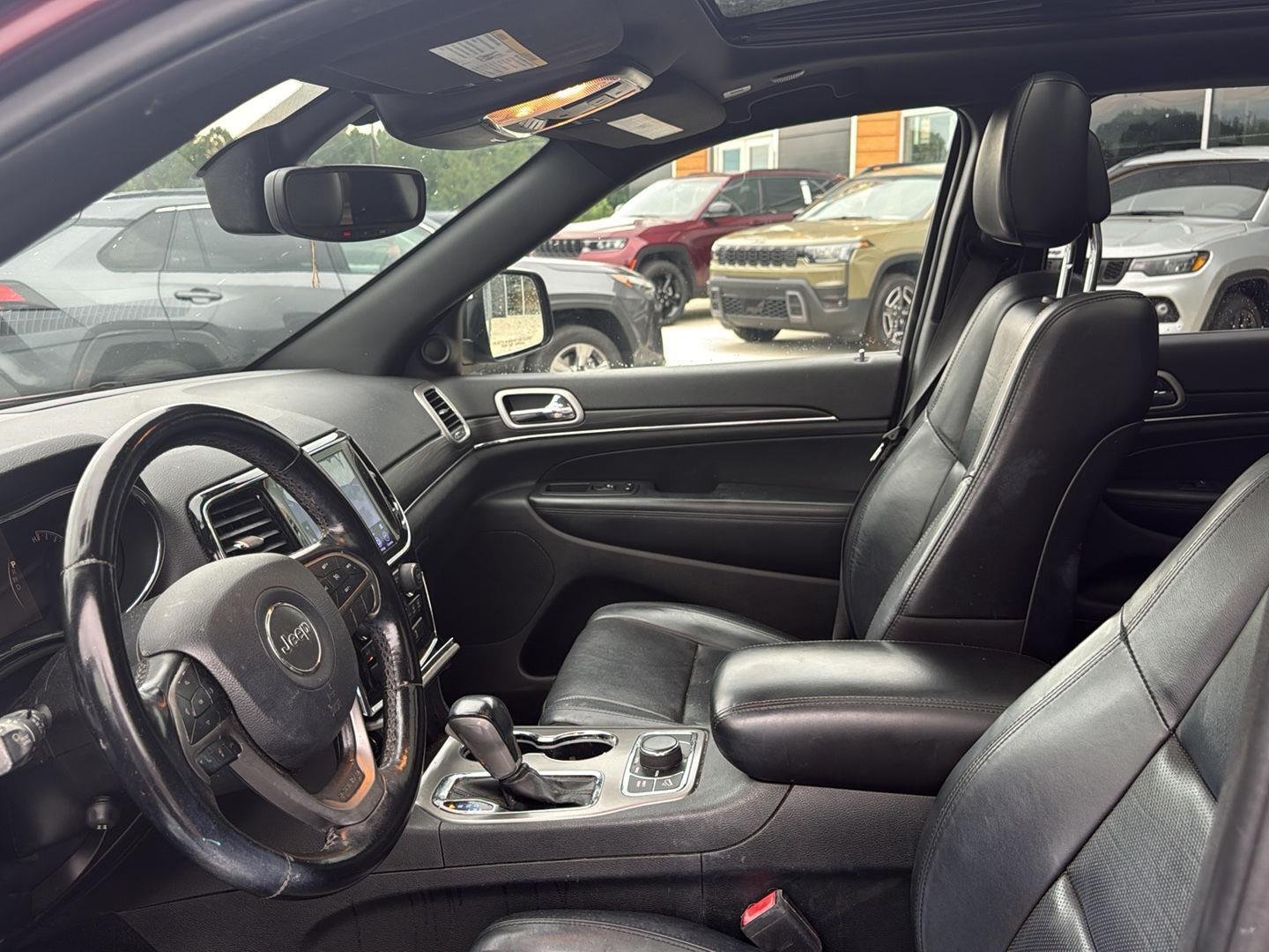 Used 2020 RED JEEP LIMI image 13