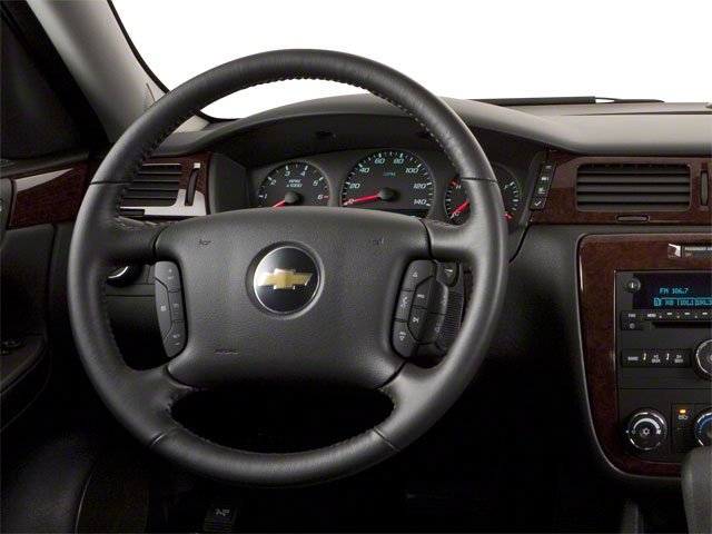 Used 2010 Summit White Chevrolet LS image 8