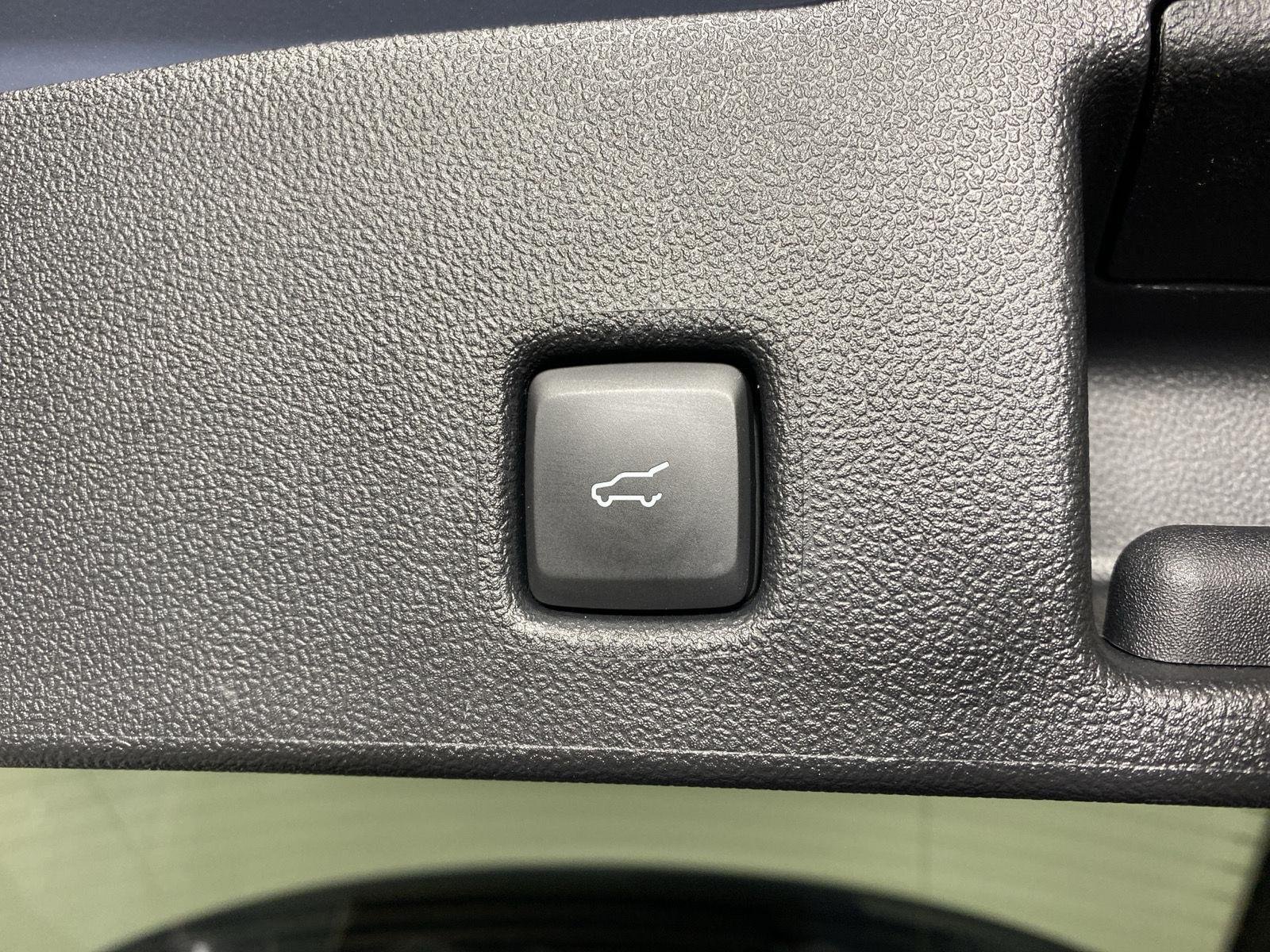 Used 2024 Vapor Blue Ford Active image 27