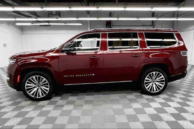 Used 2023 Velvet Red Pearlcoat Jeep Series III image 14