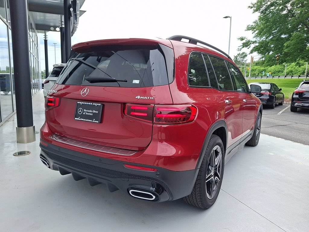 New 2026 MANUFAKTUR Patagonia Red Metallic Mercedes-Benz GLB 250 image 32