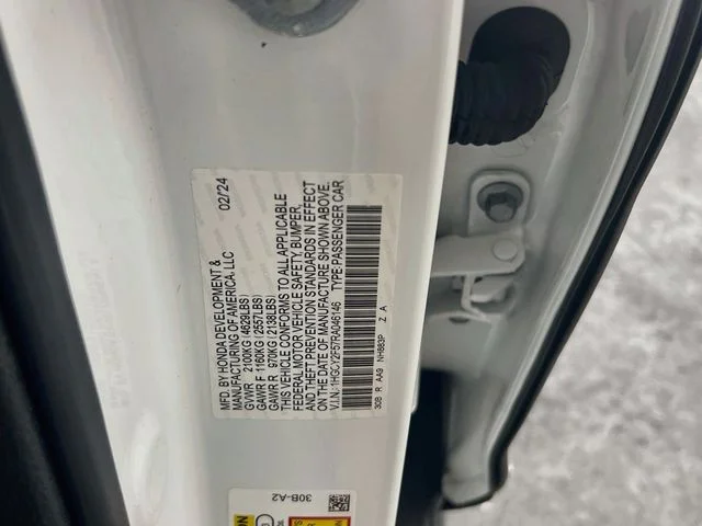 Used 2024 Platinum White Pearl Honda Sport image 17