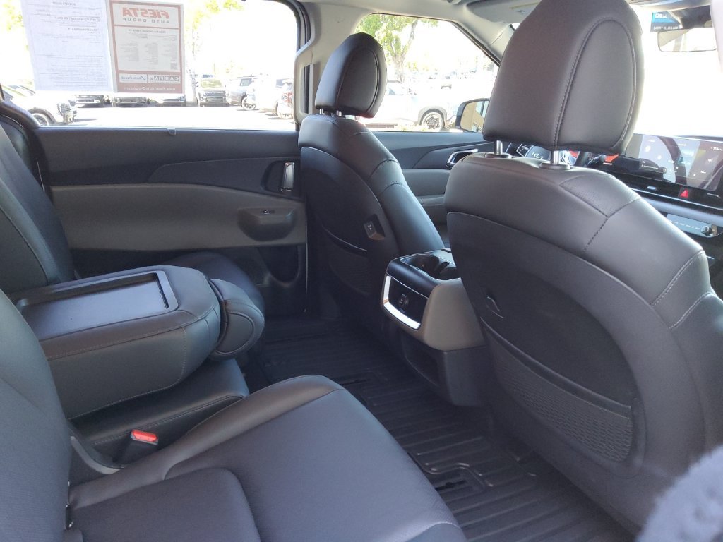 Certified Used 2026 White Kia EX image 17
