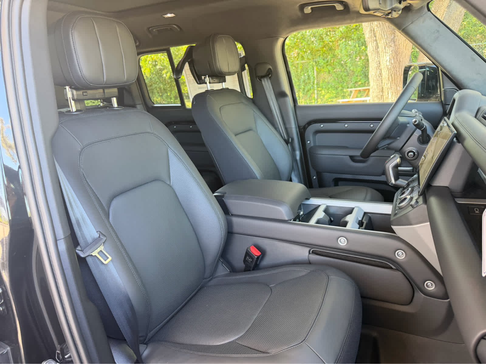 New 2026 Santorini Black Land Rover X image 13