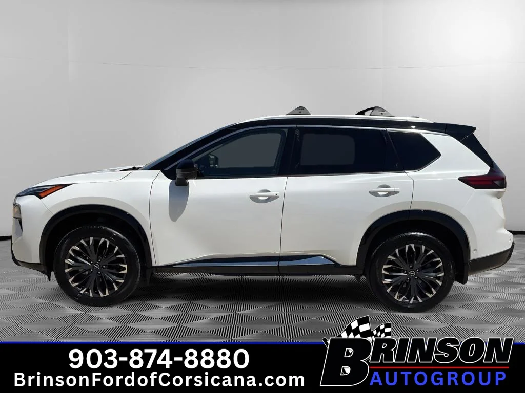 Used 2026 Everest White Pearl/Super Black Nissan Platinum image 4