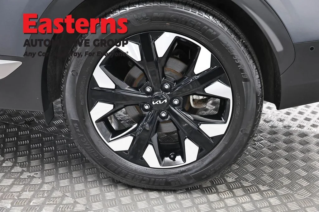 Used 2023 Gray Kia X-Line Prestige image 37
