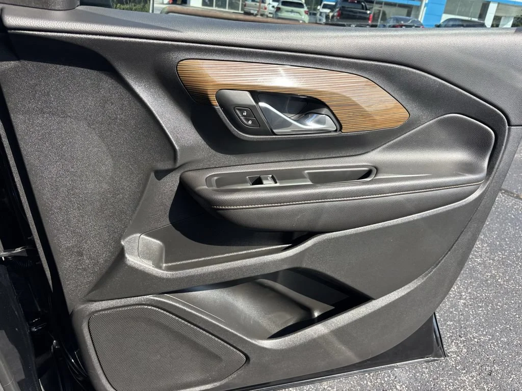 Used 2019 EBONY TWILIGHT METALLIC GMC SLE image 21