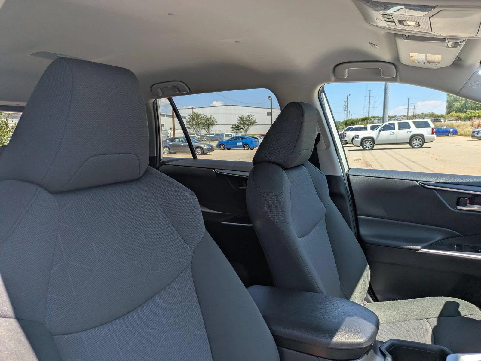 Used 2025 Ice Cap Toyota XLE image 34