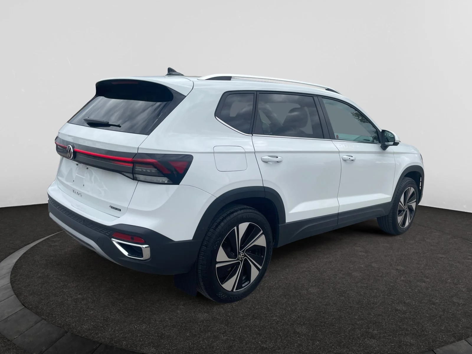 Used 2025 White Volkswagen Comfortline image 5