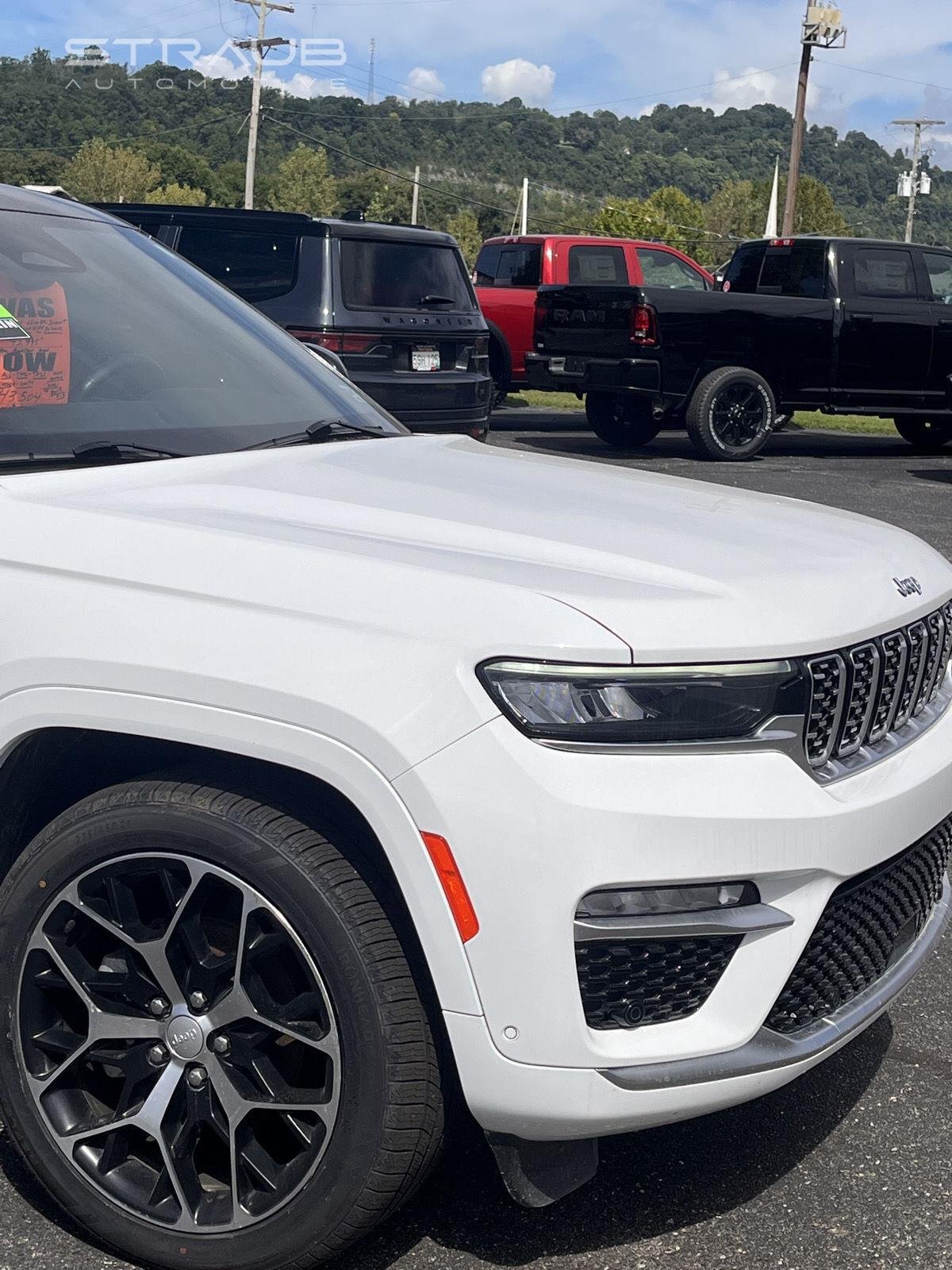 Used 2023 Bright White Clearcoat Jeep Summit Reserve image 10