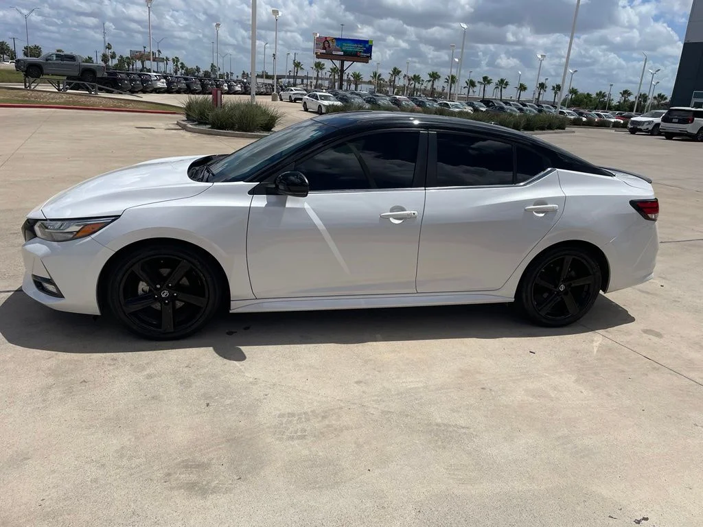 Used 2023 White Nissan SR image 4
